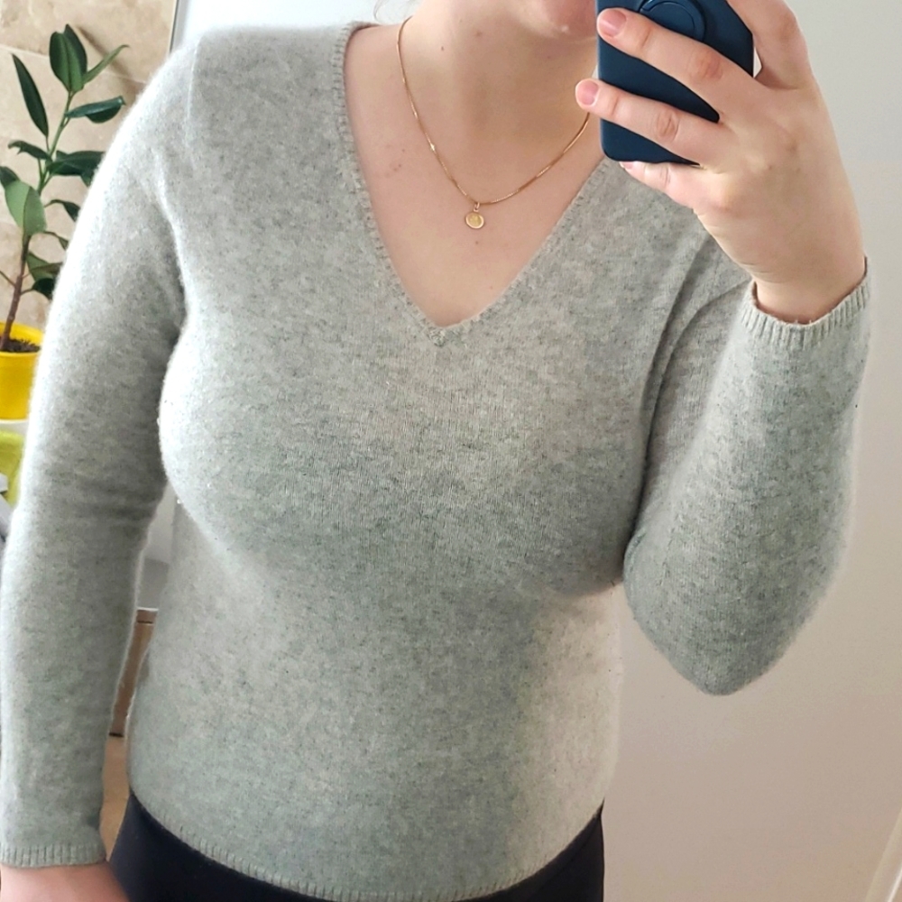 100% cashmere sweater
